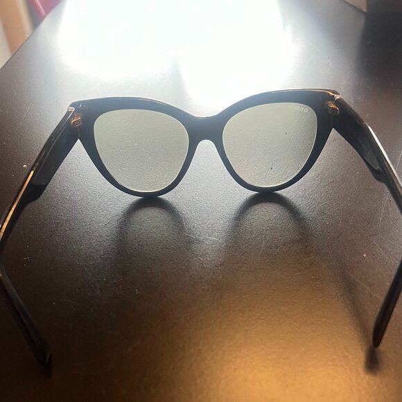 Gucci Cat Eye Sunglasses - Black Gold Grey - Picture 2 of 5